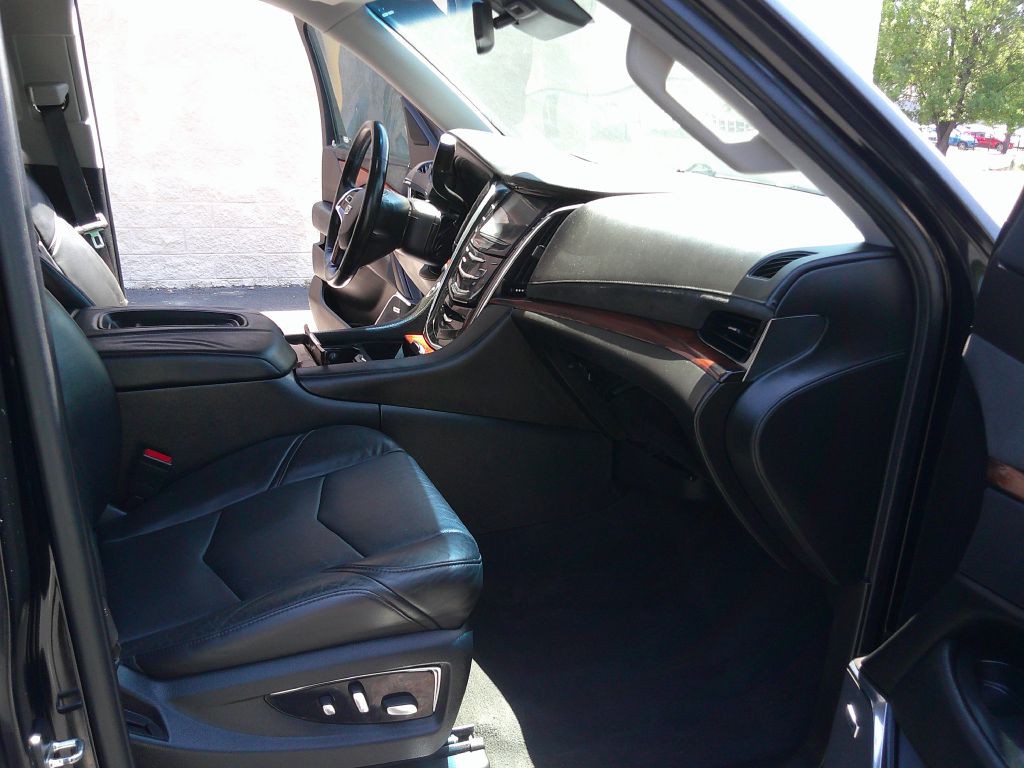 2015 Cadillac Escalade Image 8