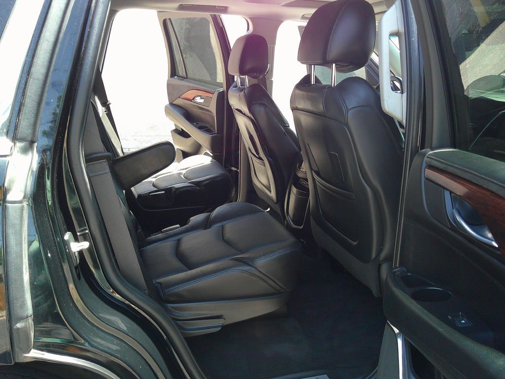 2015 Cadillac Escalade Image 11