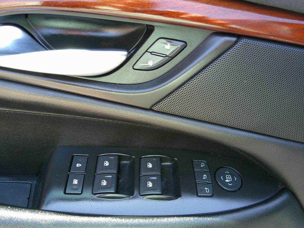 2015 Cadillac Escalade Image 13