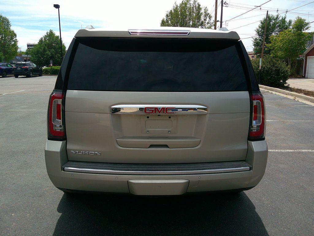 2015 GMC Yukon Image 3