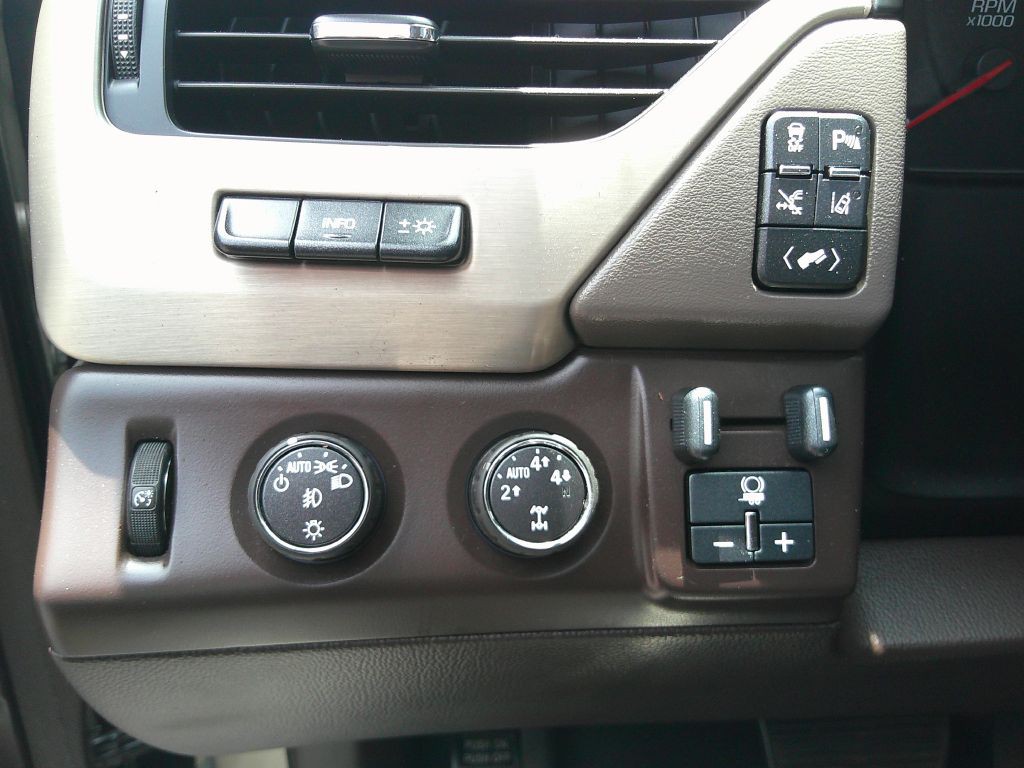 2015 GMC Yukon Image 14