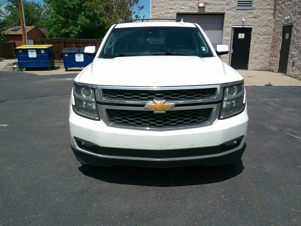 2015 Chevrolet Suburban Image 2