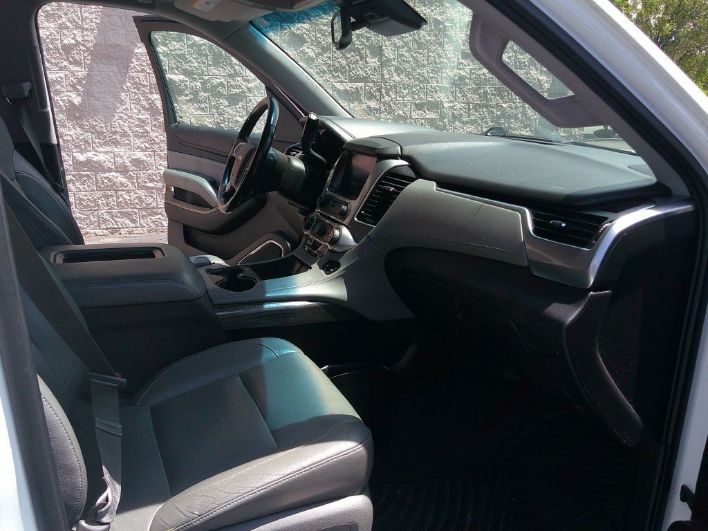 2015 Chevrolet Suburban Image 9