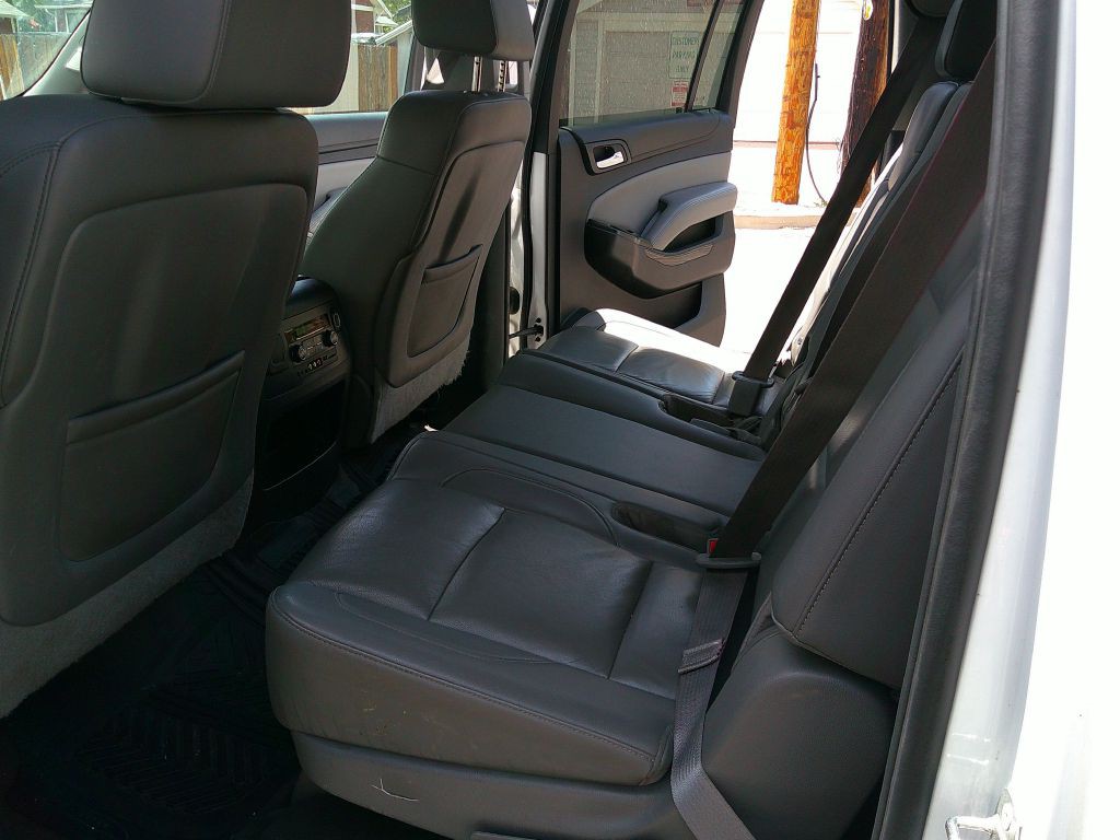 2015 Chevrolet Suburban Image 11