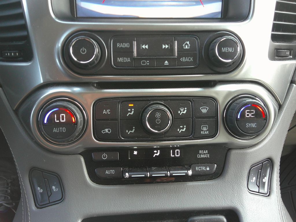 2015 Chevrolet Suburban Image 19