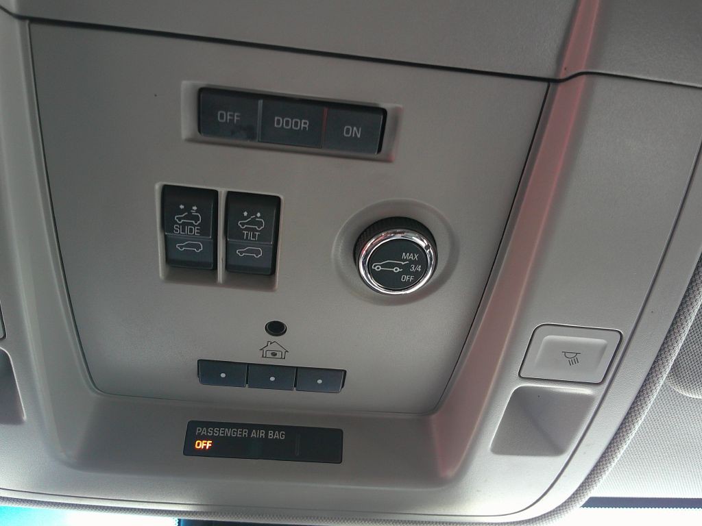 2015 Chevrolet Suburban Image 21