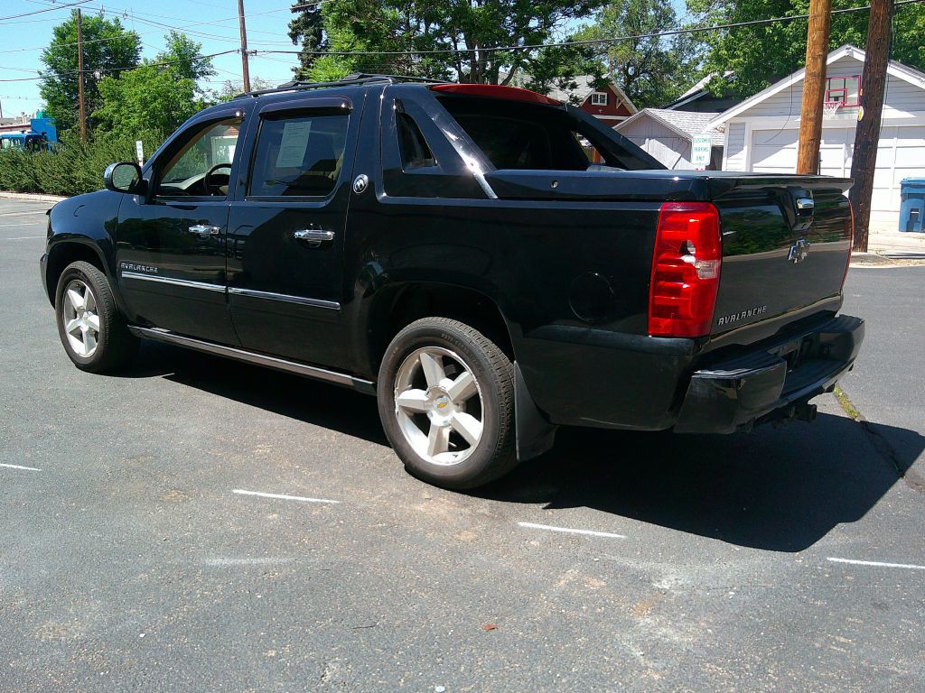 2013 Chevrolet Avalanche Image 5