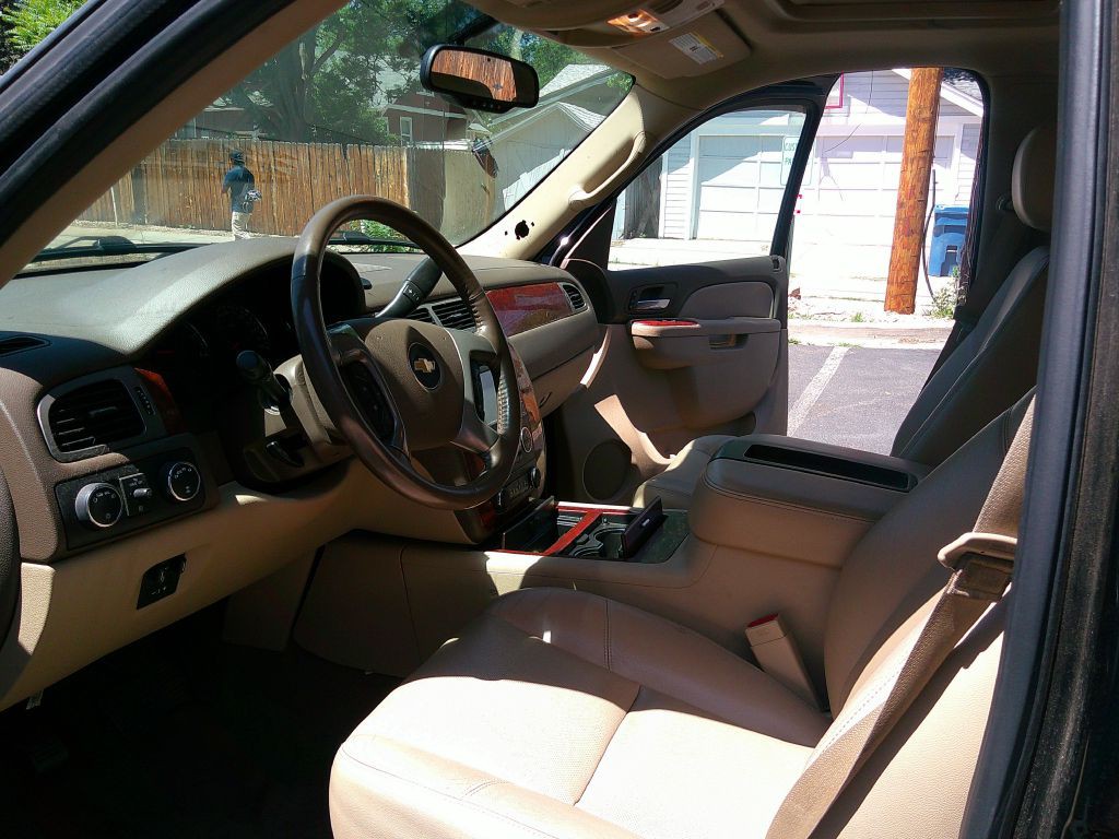 2013 Chevrolet Avalanche Image 8