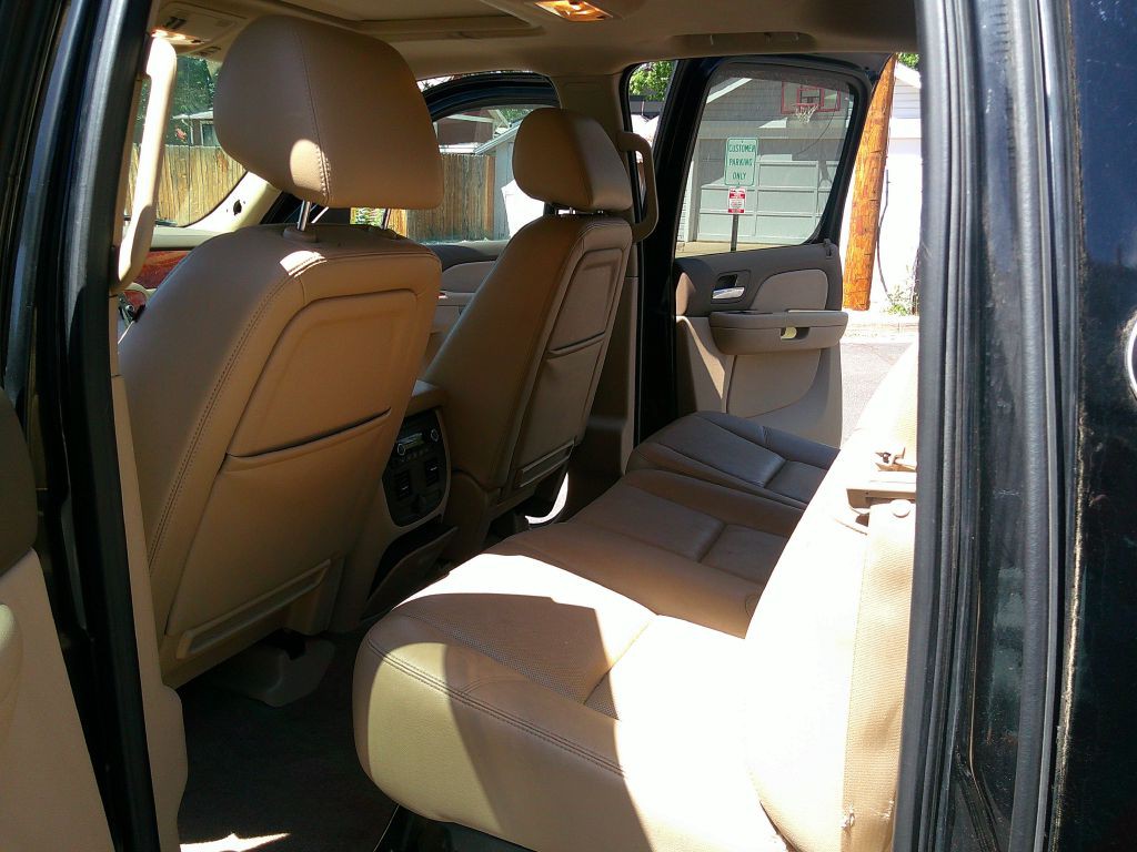 2013 Chevrolet Avalanche Image 10