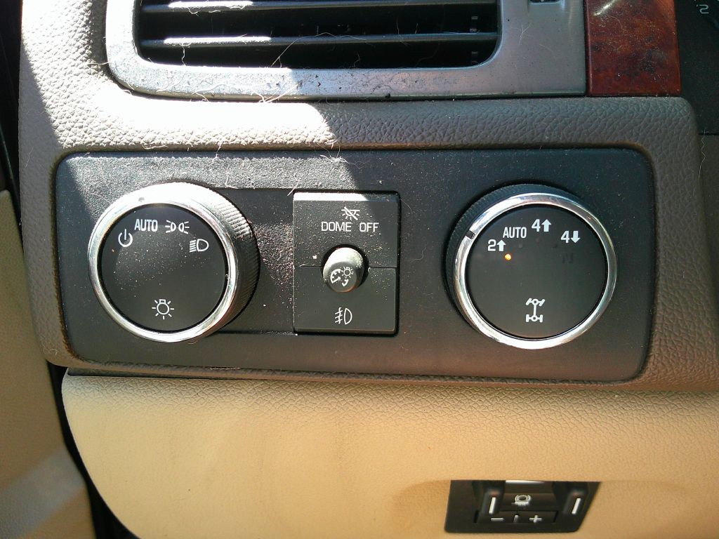 2013 Chevrolet Avalanche Image 13