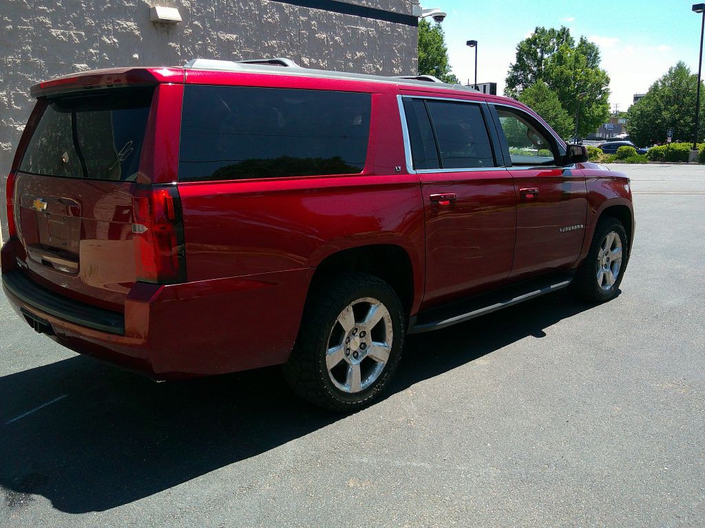 2016 Chevrolet Suburban Image 4