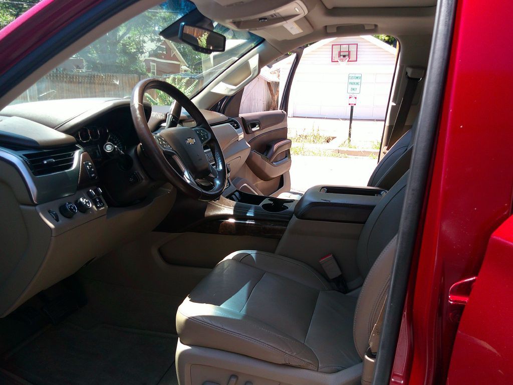 2016 Chevrolet Suburban Image 7