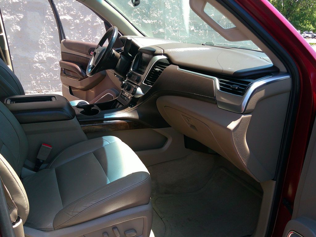 2016 Chevrolet Suburban Image 8