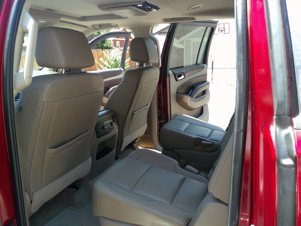 2016 Chevrolet Suburban Image 9