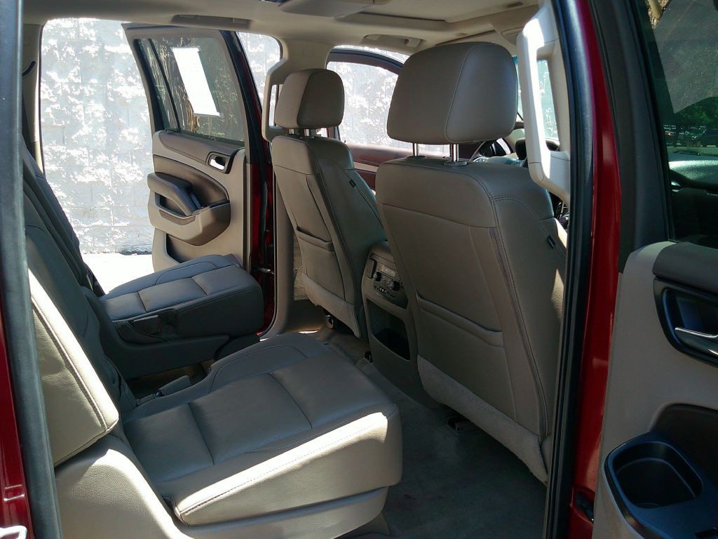 2016 Chevrolet Suburban Image 10