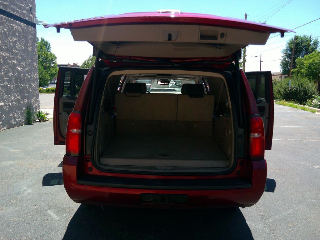 2016 Chevrolet Suburban Image 11