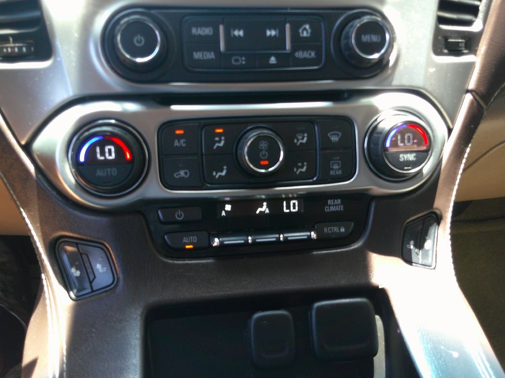2016 Chevrolet Suburban Image 19