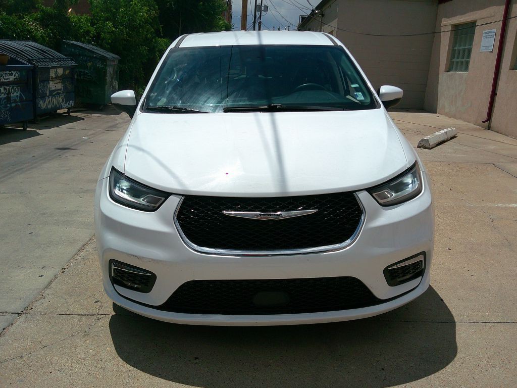 2023 Chrysler Pacifica Image 2