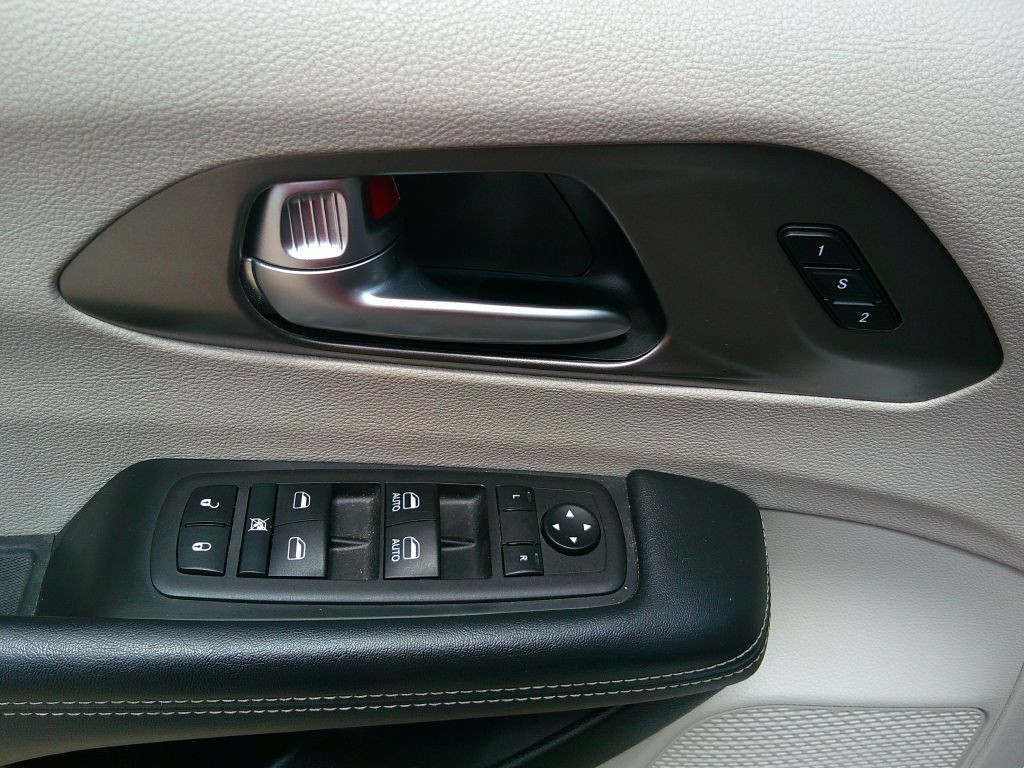 2023 Chrysler Pacifica Image 12