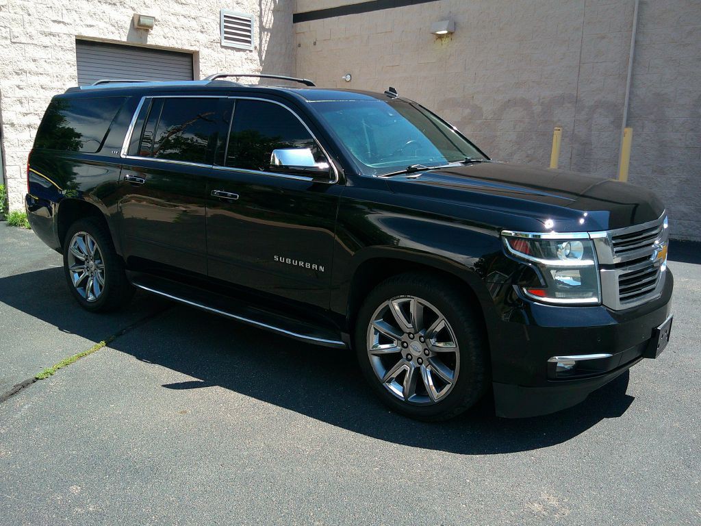 2015 Chevrolet Suburban Image 6