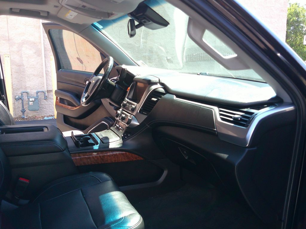 2015 Chevrolet Suburban Image 9