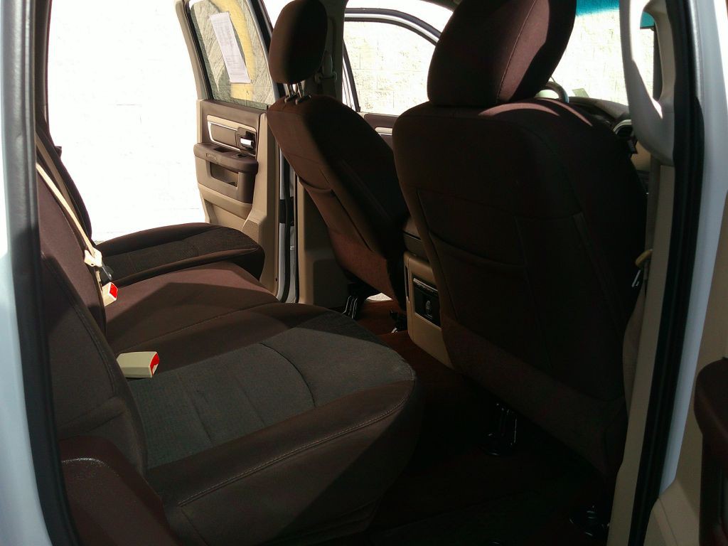 2016 RAM 1500 Image 12
