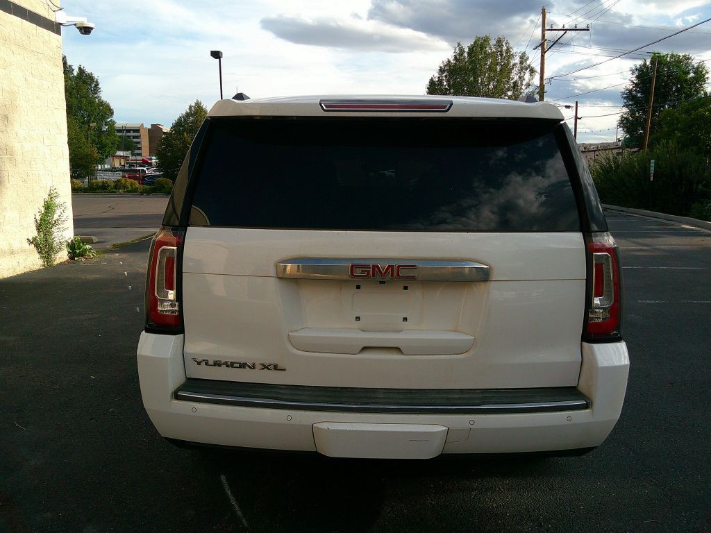 2015 GMC Yukon Image 3