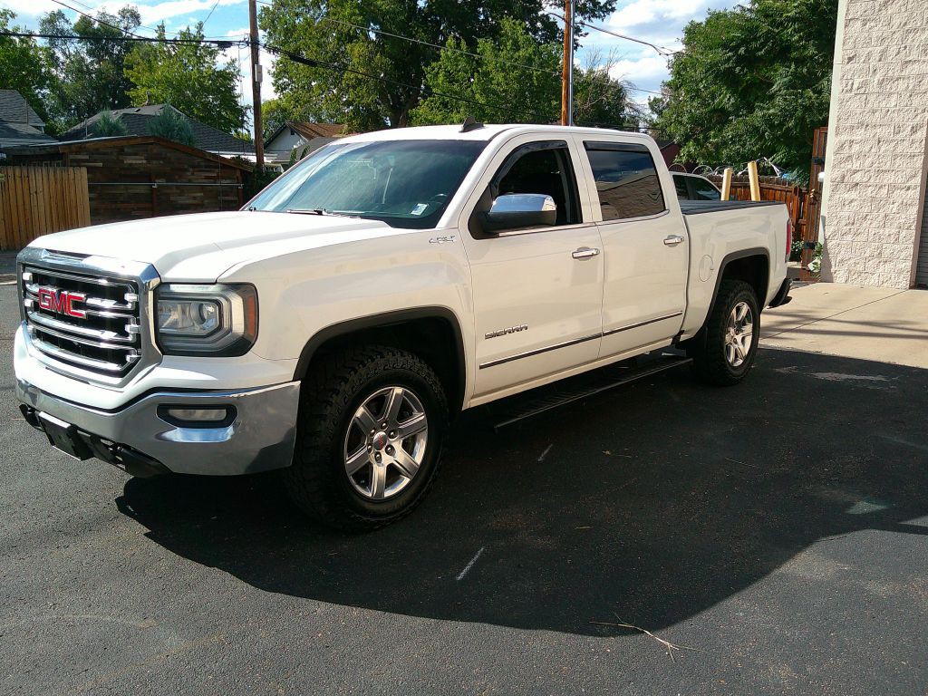 2017 GMC Sierra Image 1