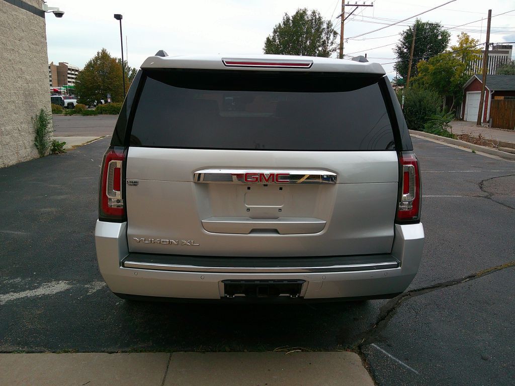 2016 GMC Yukon Image 3