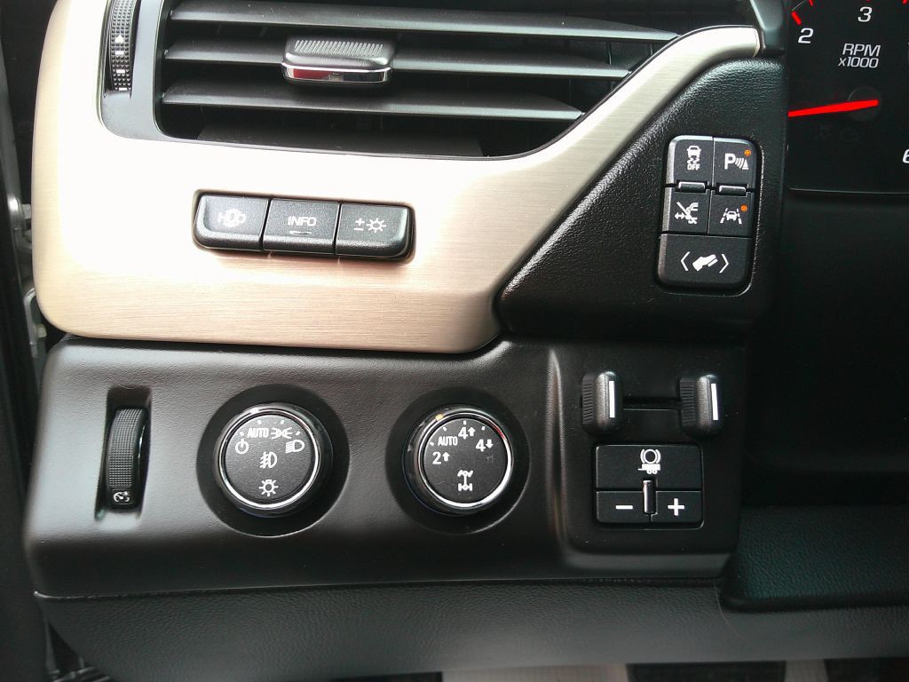 2016 GMC Yukon Image 16