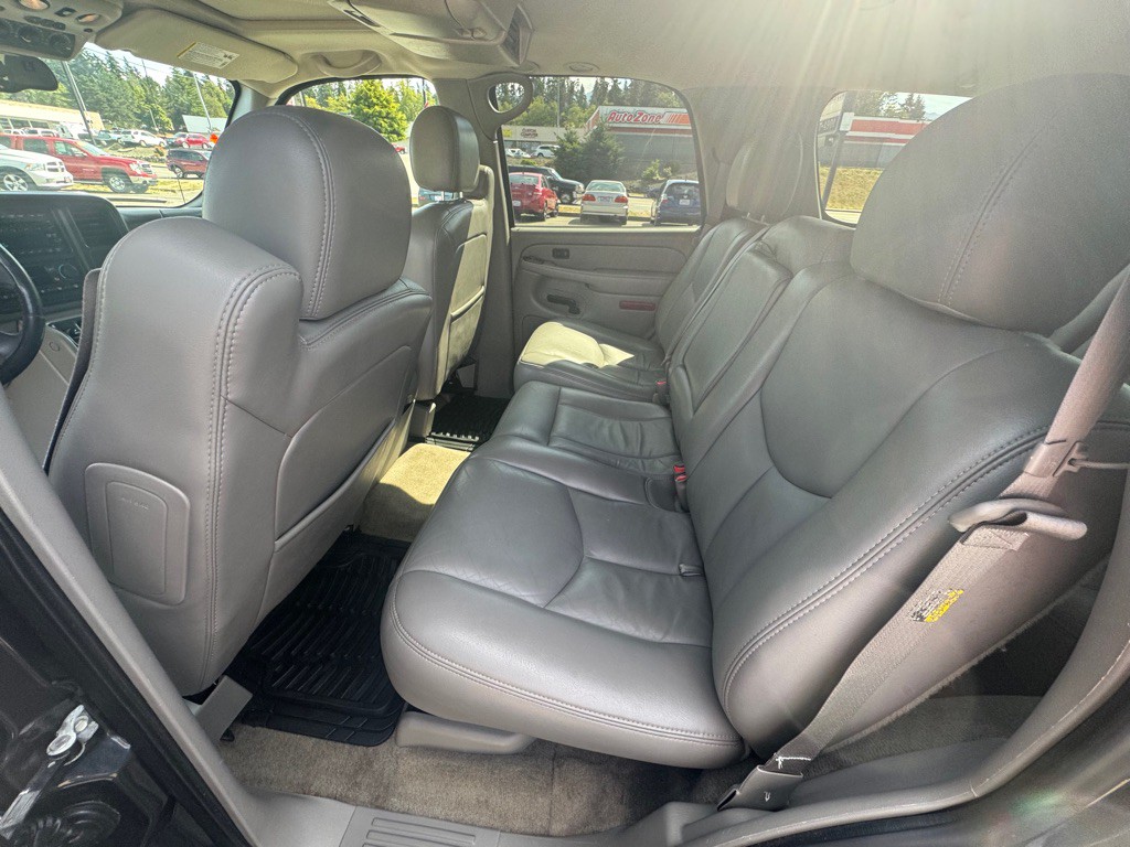 2005 Chevrolet Tahoe Image 13