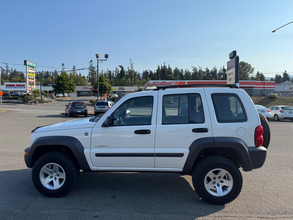 2004 Jeep Liberty Image 4