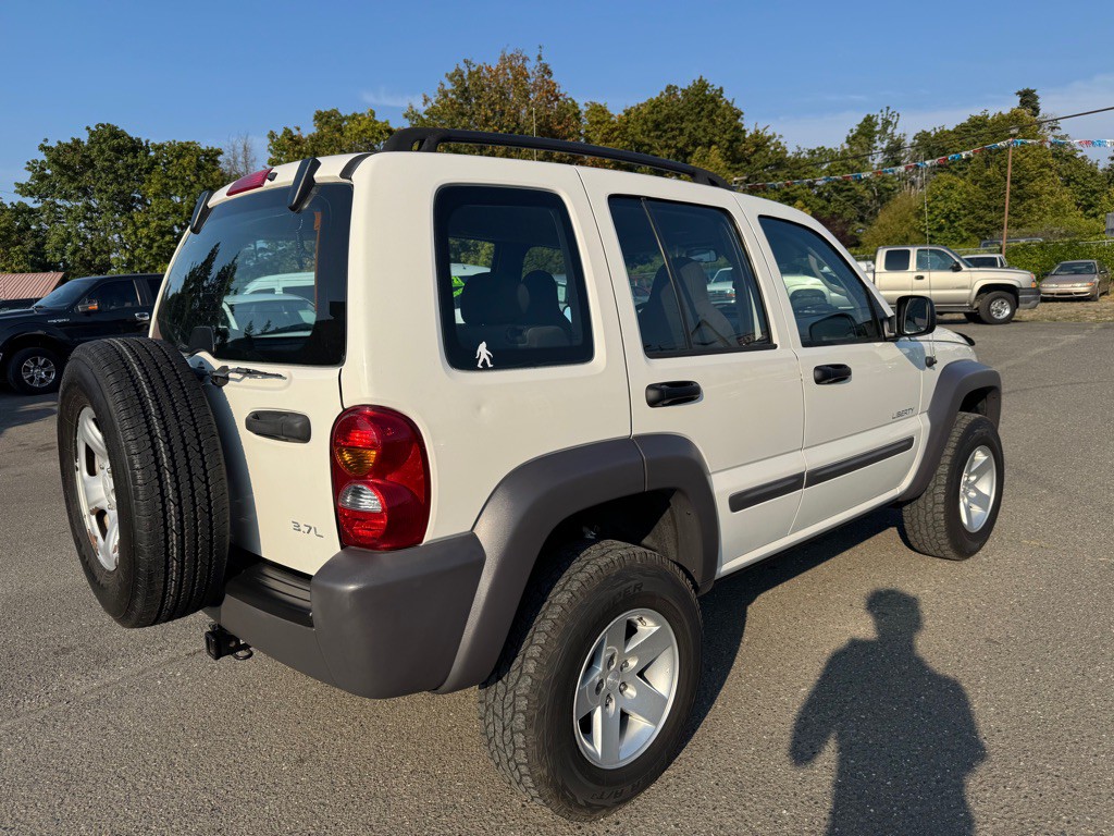 2004 Jeep Liberty Image 7