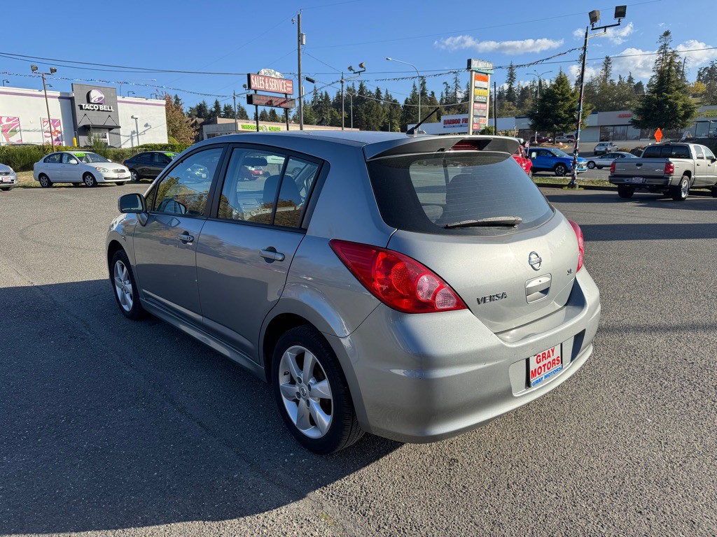 2011 Nissan Versa Image 5