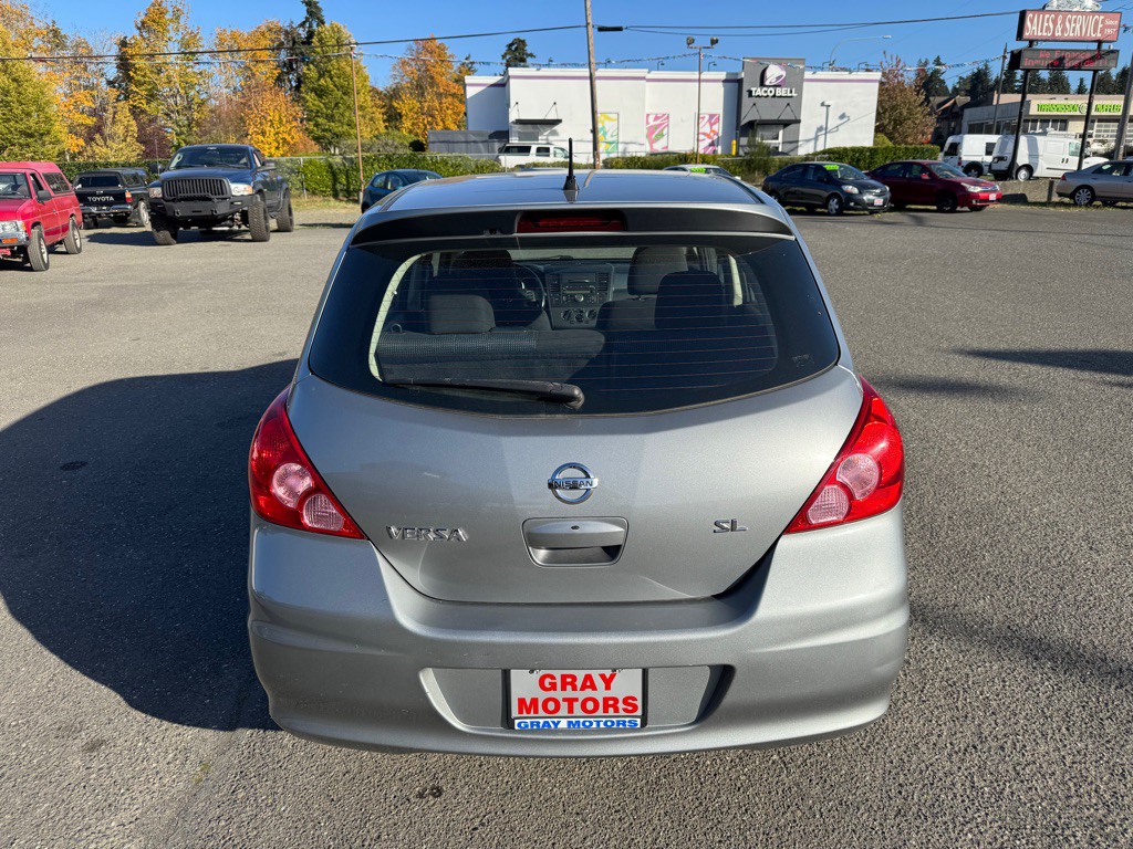 2011 Nissan Versa Image 6