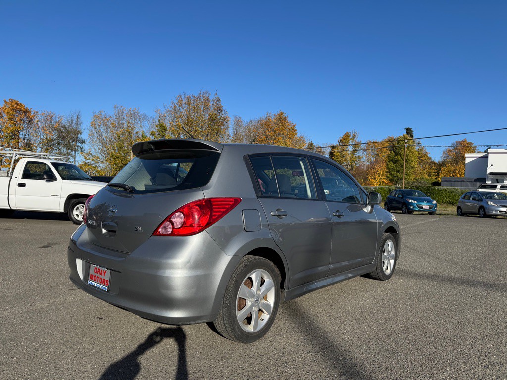 2011 Nissan Versa Image 7