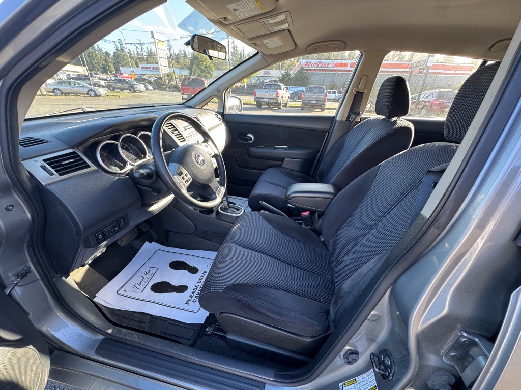 2011 Nissan Versa Image 9
