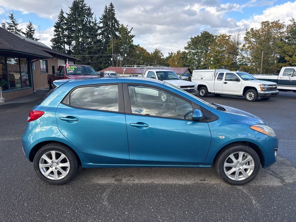 2011 Mazda Mazda2 Image 8