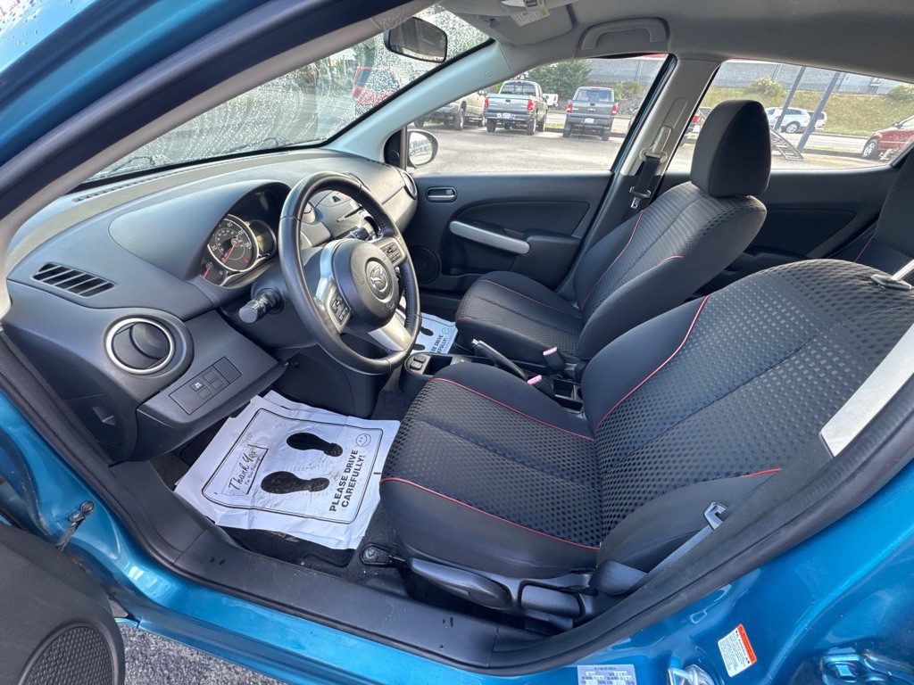 2011 Mazda Mazda2 Image 9