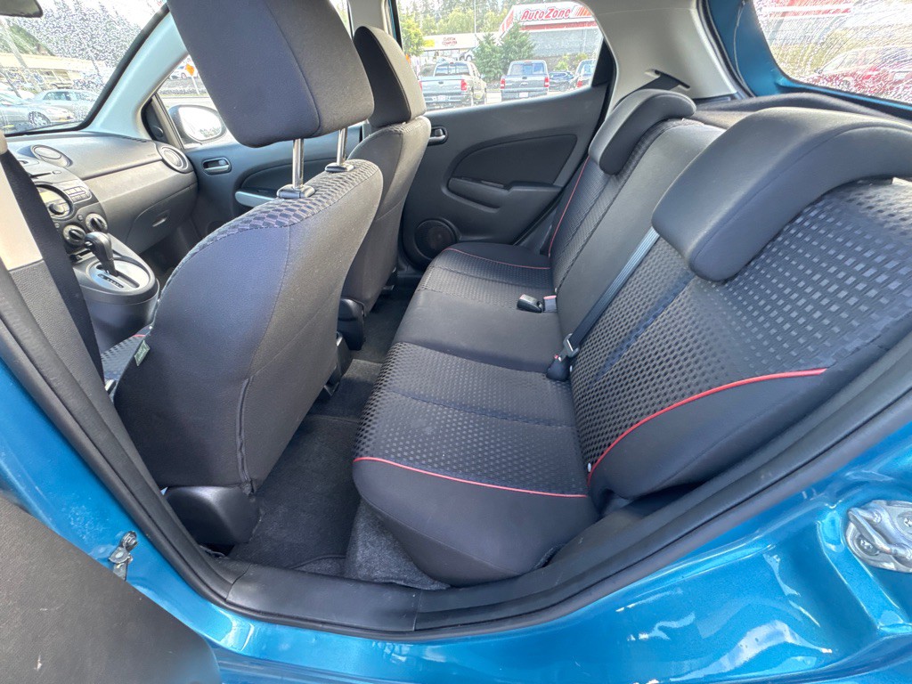 2011 Mazda Mazda2 Image 11
