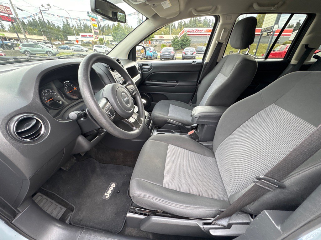 2014 Jeep Compass Image 9