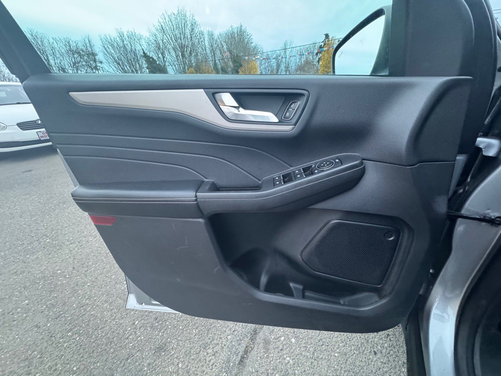 2021 Ford Escape Image 10