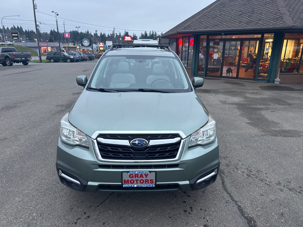 2017 Subaru Forester Image 2