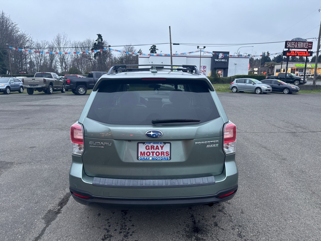 2017 Subaru Forester Image 6
