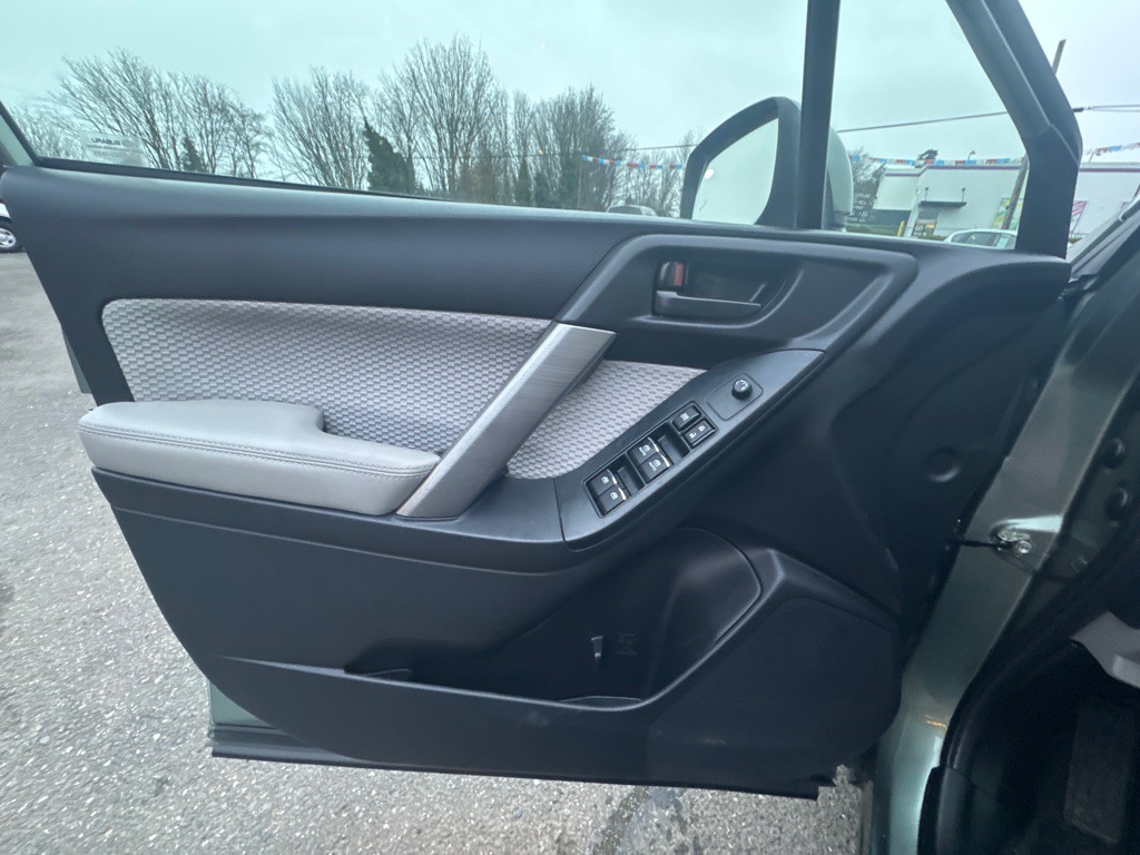 2017 Subaru Forester Image 10