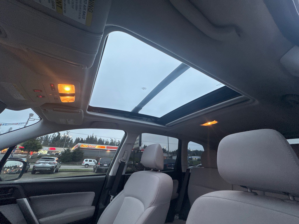 2017 Subaru Forester Image 14