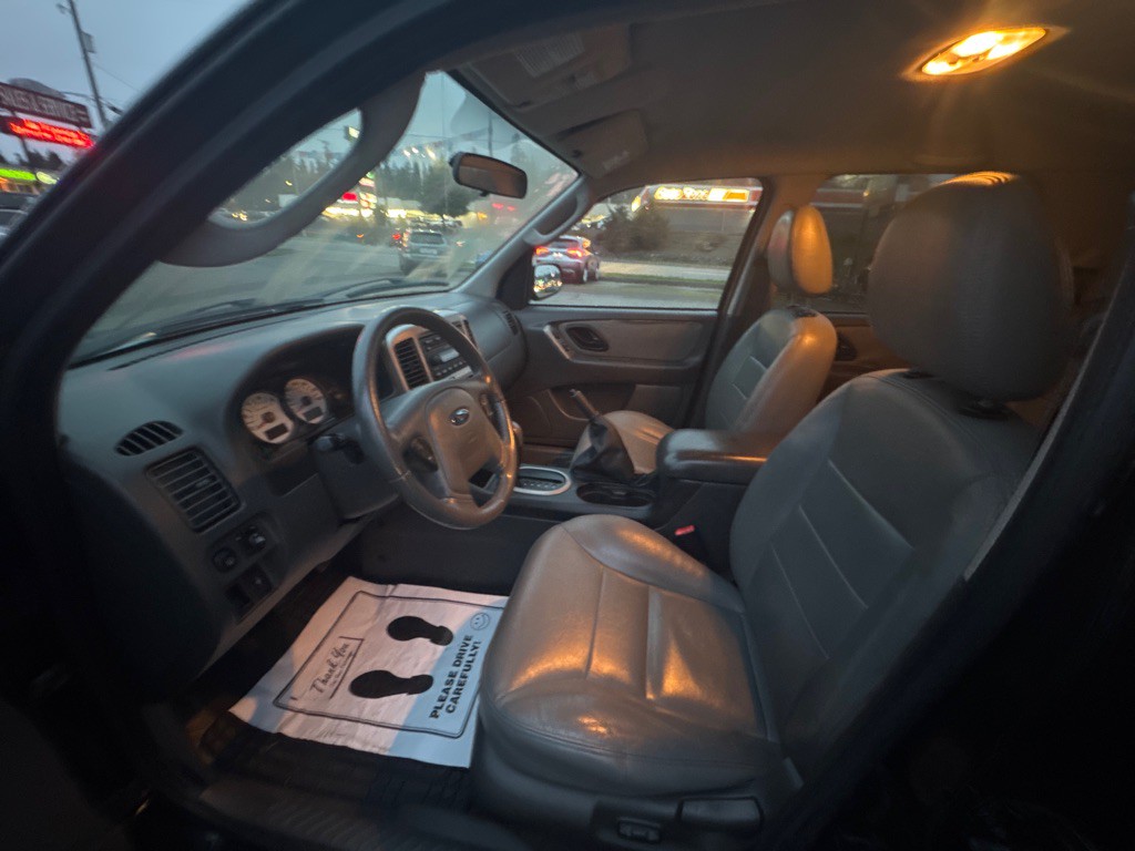 2005 Ford Escape Image 9