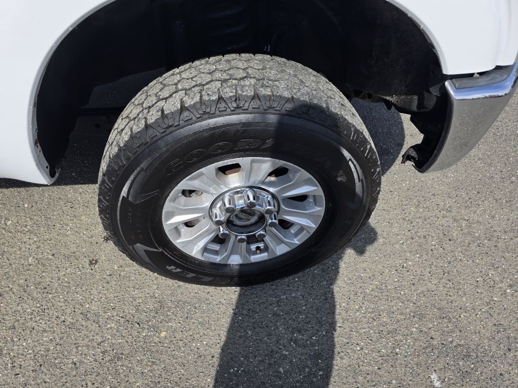 2011 Ford F-350 Image 13