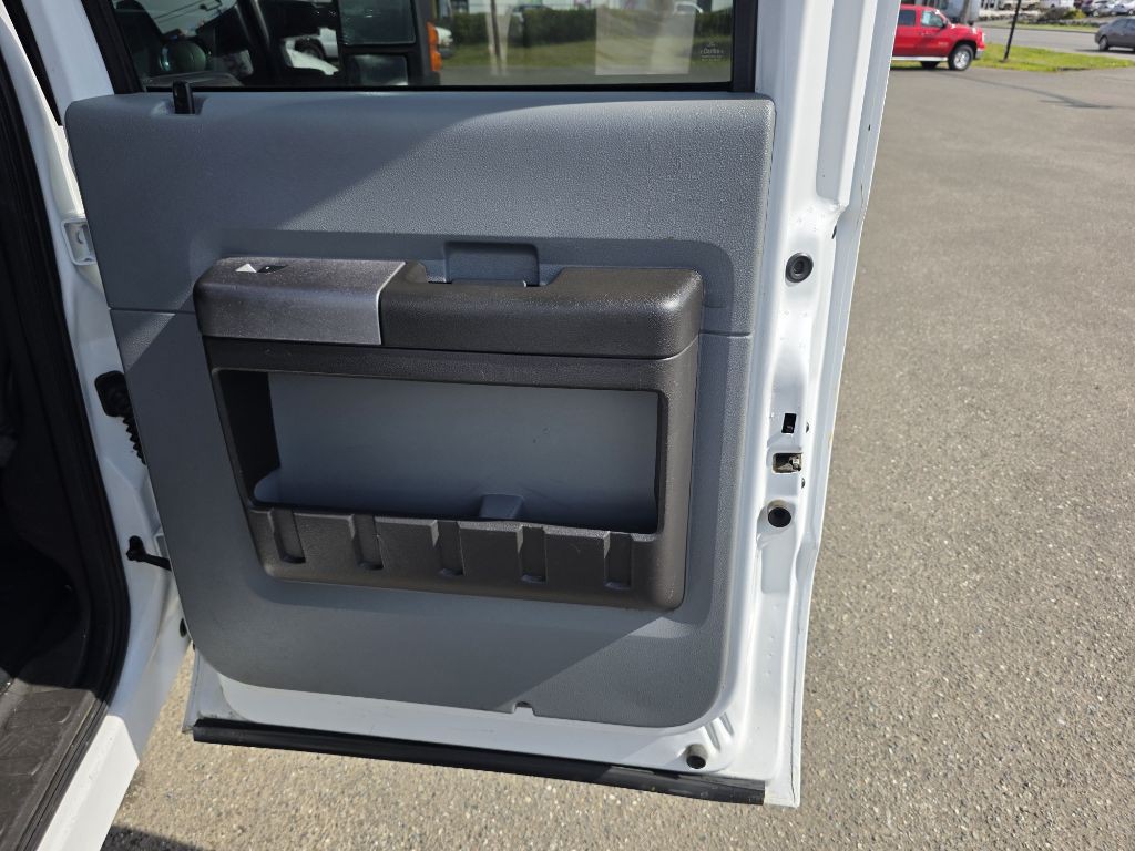2011 Ford F-350 Image 21