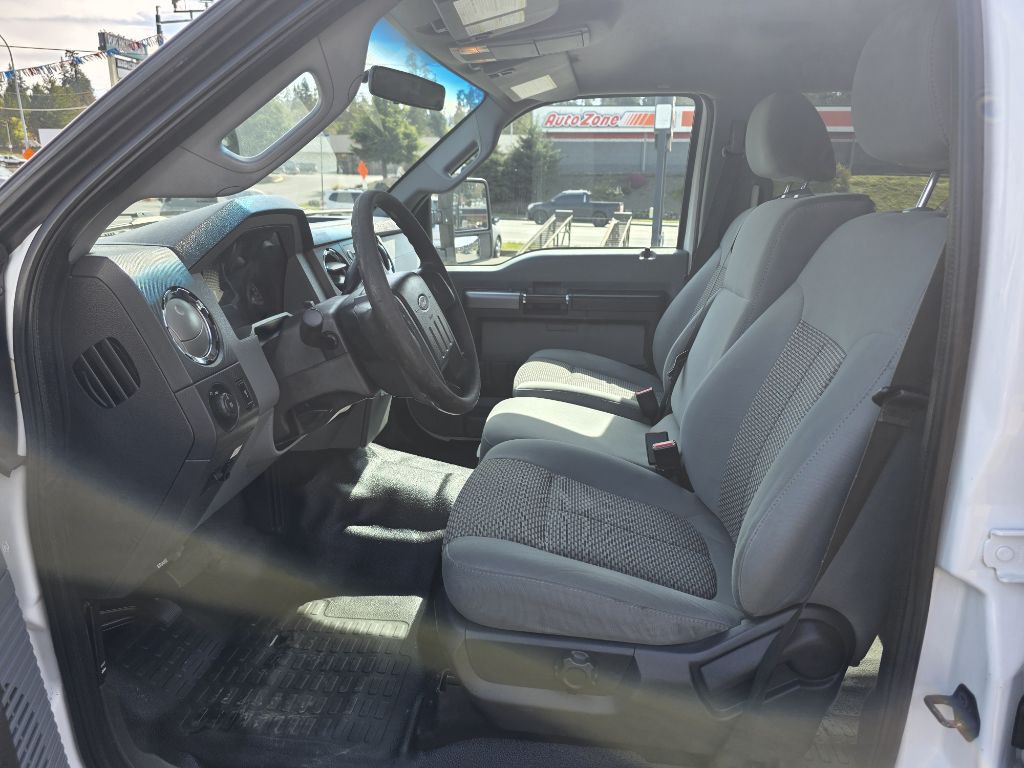 2011 Ford F-350 Image 24